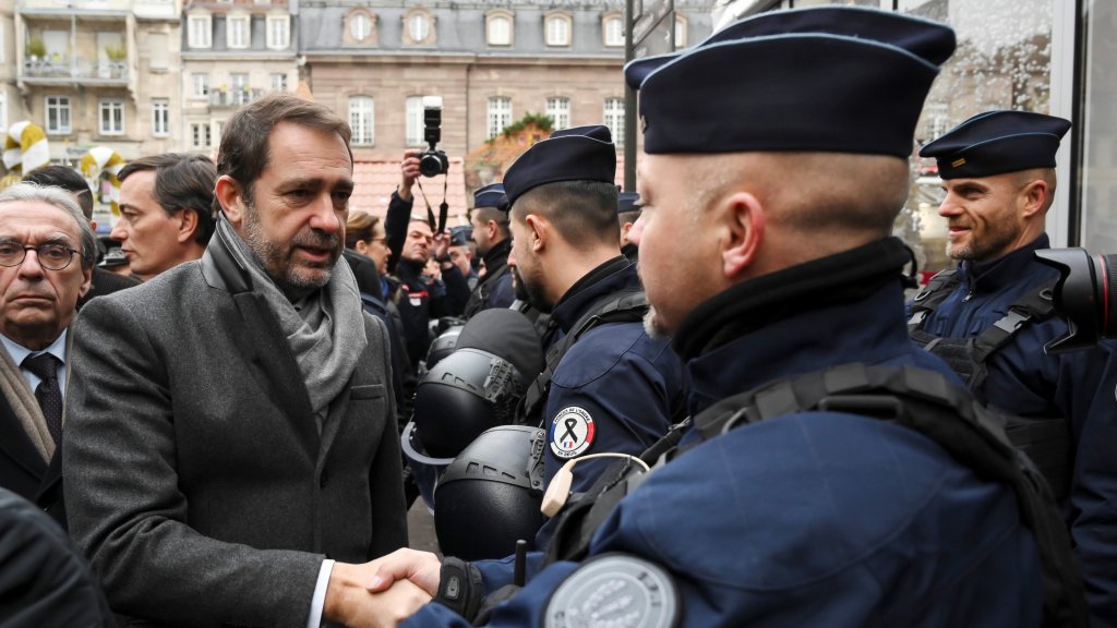 Le gouvernement français trouve un accord avec les syndicats de police
