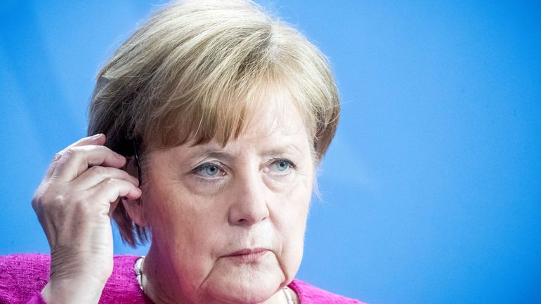 Allemagne : ultimatum pour Angela Merkel, critiquée sur sa politique migratoire