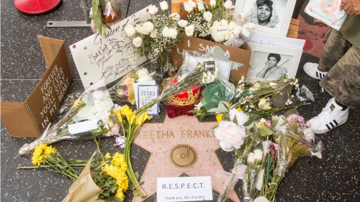 Artistes, personnalités et anonymes pleurent la "divine" Aretha Franklin
