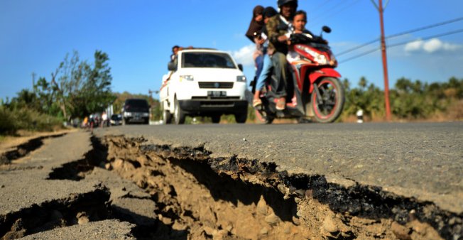 Le bilan du séisme en Indonésie monte à 164 morts