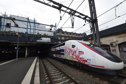 La SNCF annonce une hausse limitée des tarifs du TGV Atlantique - Le Monde