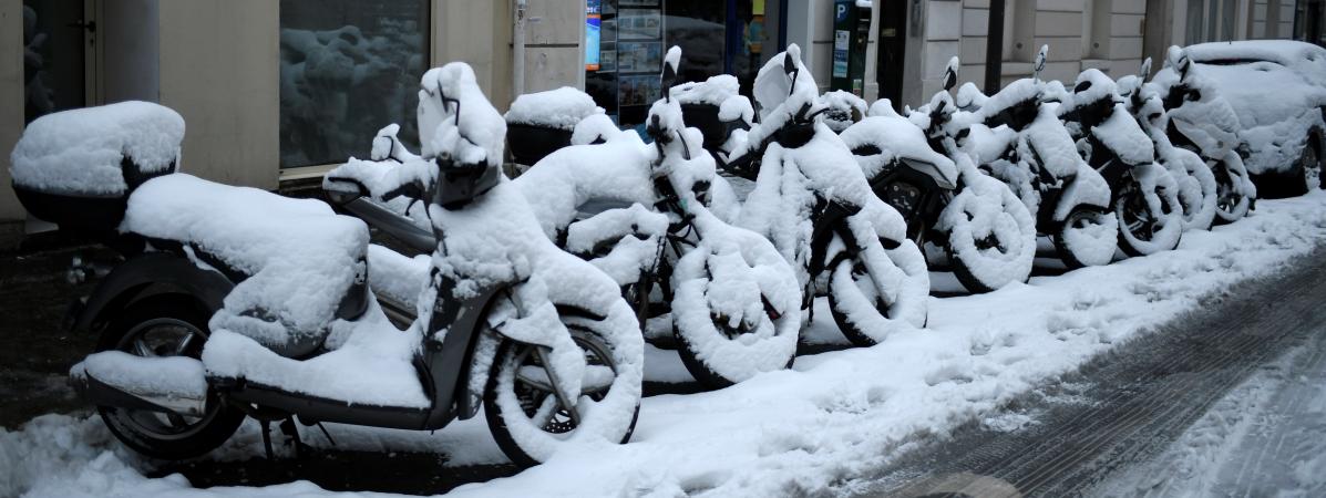 Pourquoi l'Ile-de-France est-elle paralysée dès qu'il neige (beaucoup) ? - Franceinfo