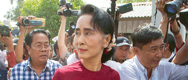 Rohingyas : Aung San Suu Kyi sort du silence sous la pression internationale - Le Point
