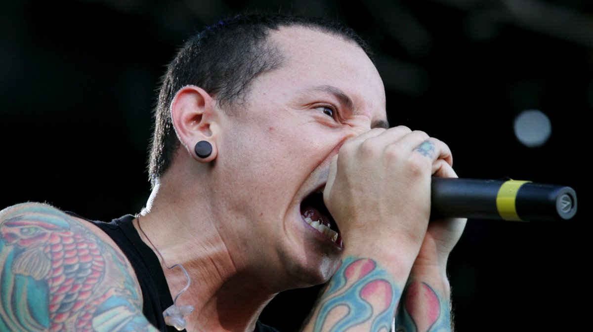 Suicide du chanteur de Linkin Park : le dernier concert français du groupe au Hellfest - Franceinfo