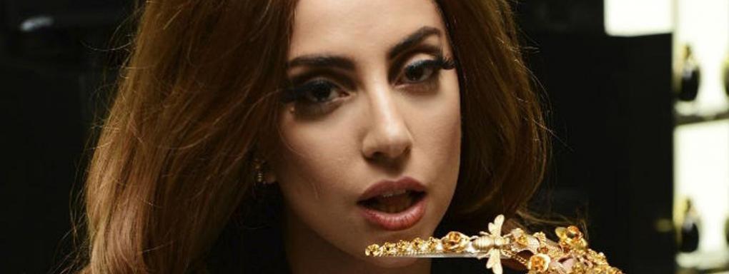 Lady Gaga tease le clip de son nouveau single Perfect Illusion