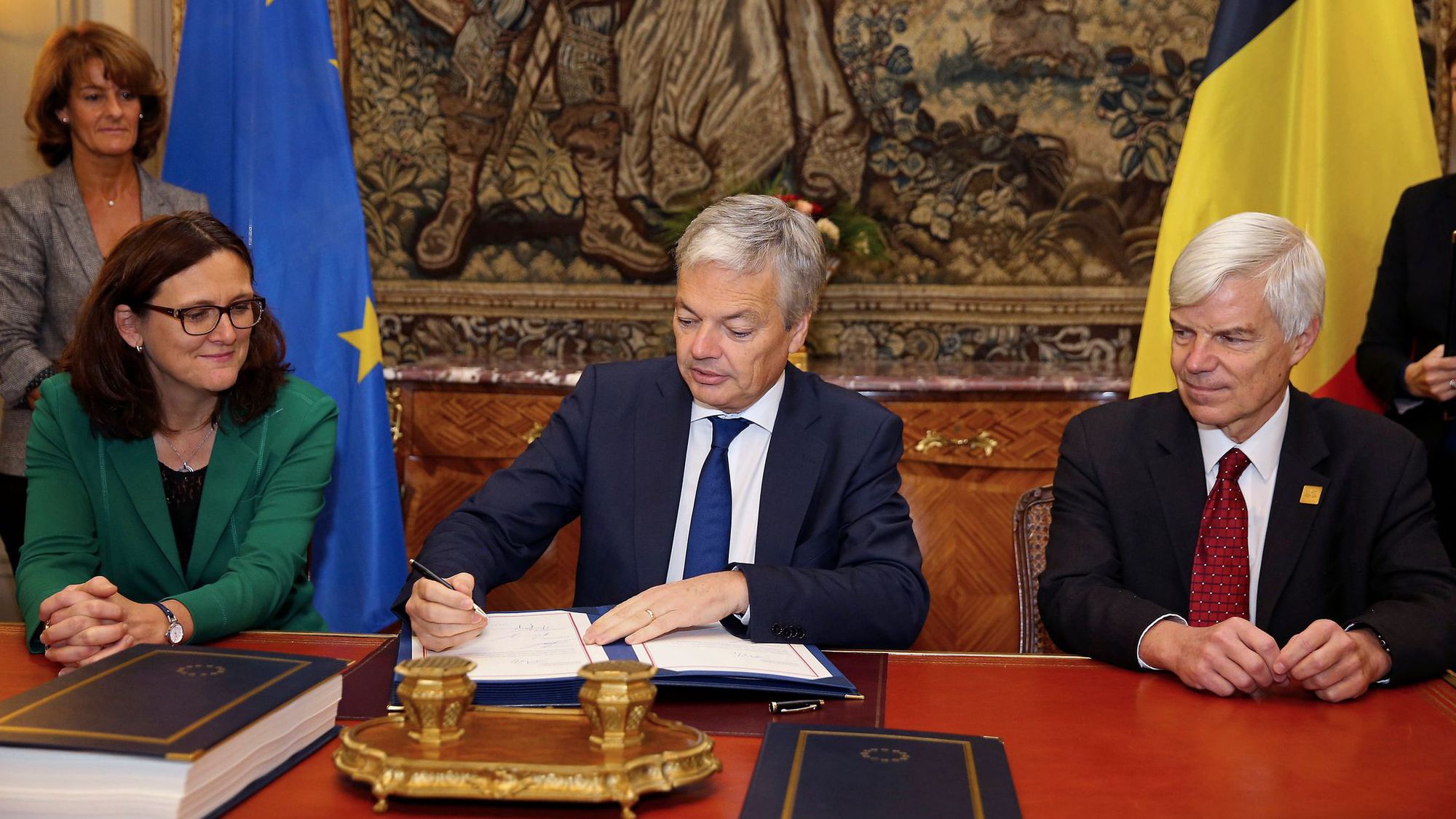 CETA : l'accord signé à Bruxelles