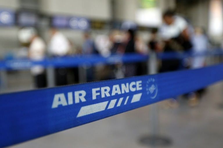 Air France: la grève perturbe les départs en vacances