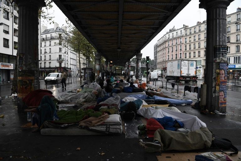 Migrants: un campement d'au moins 1.500 personnes évacué à Paris