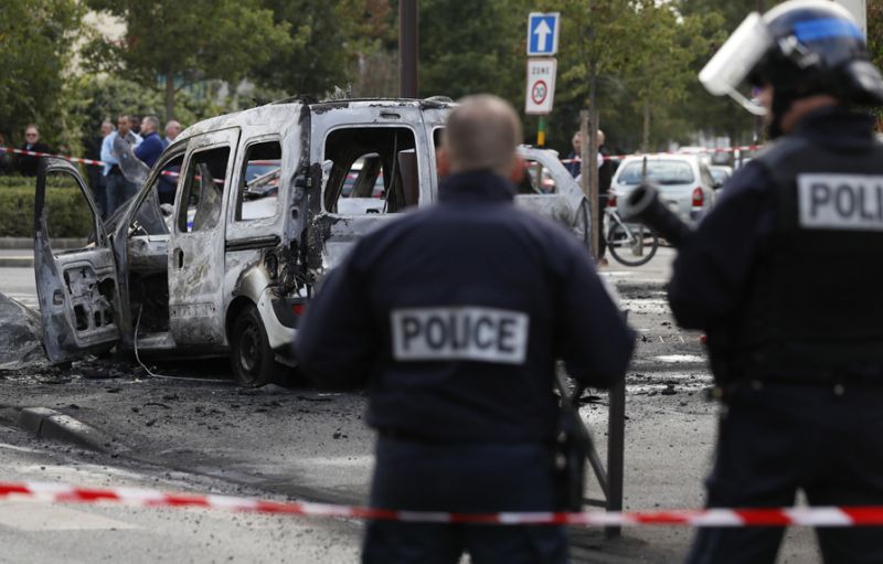 Paris : Policiers attaqués aux cocktails Molotov à Viry-Châtillon: «Il y avait la volonté de tuer»