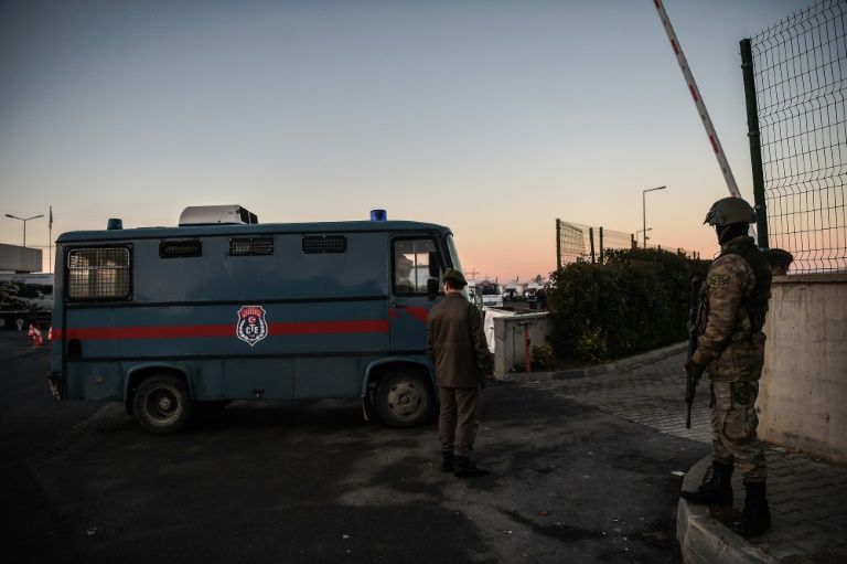 Turquie: premier procès à Istanbul contre des putschistes présumés