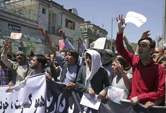 Attentat de Kaboul : le bilan monte à 150 morts - Le Monde