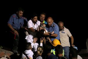 Séisme en Italie : deux morts, des enfants sous les décombres - Le Figaro