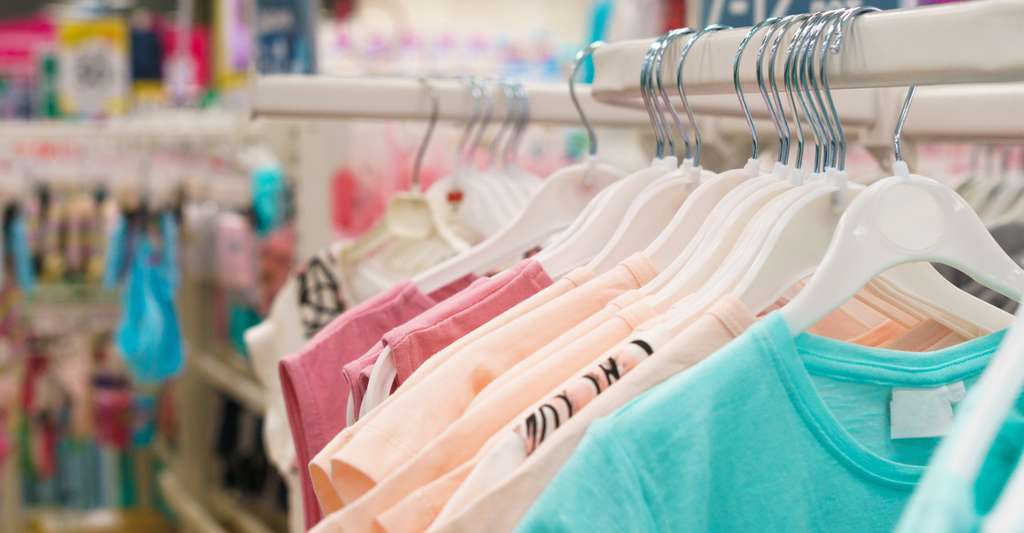 Allergies : mieux vaut laver les vêtements neufs avant de les porter