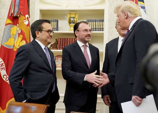 Mexique et Etats-Unis signent un accord commercial, en attendant le Canada