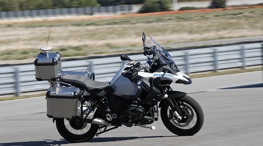 Moto autonome : BMW Motorrad enlève le pilote