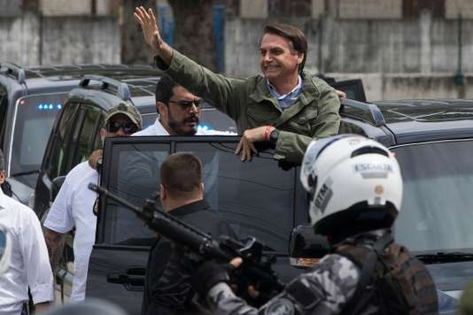 « La démocratie vacille », « Bonne chance »… les réactions françaises après l’élection de Bolsonaro à la présidence du Brésil