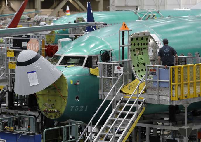 Boeing se résigne à geler la production du 737 MAX