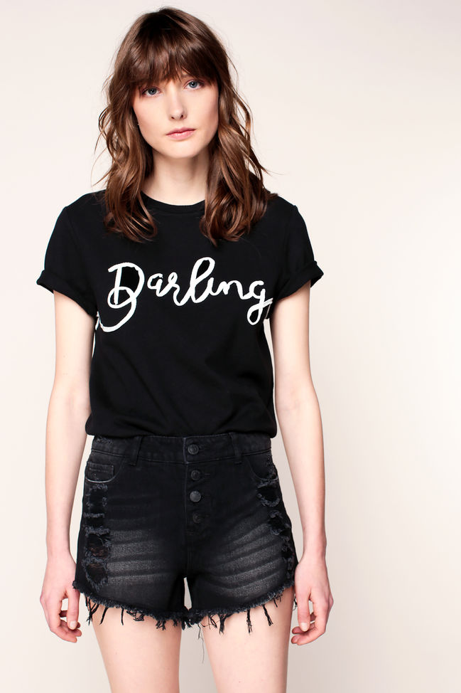 Zoé Karssen T-shirt noir Darling avec message cousu en ruban écru