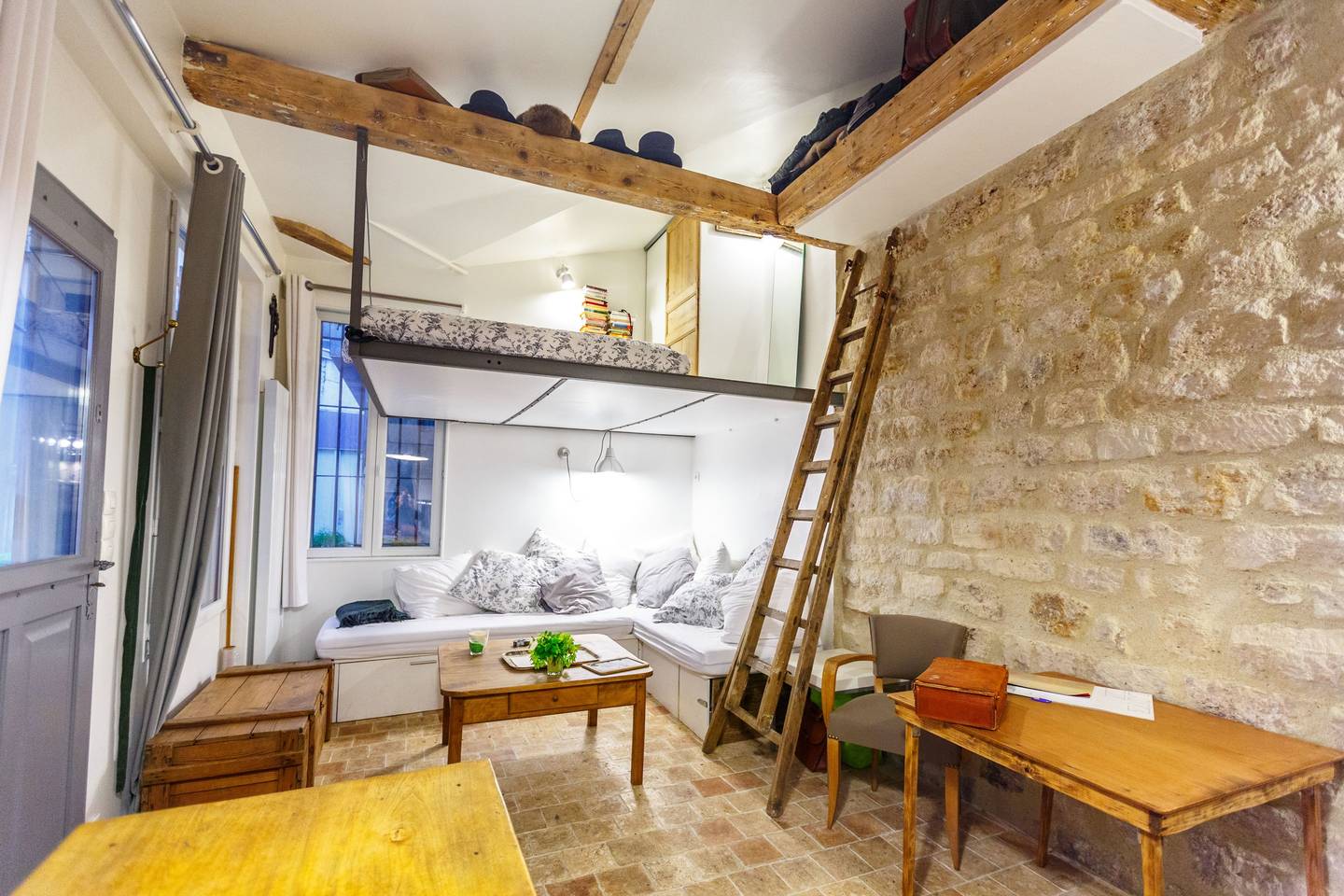 Airbnb, Location Maisonnette à Paris centre