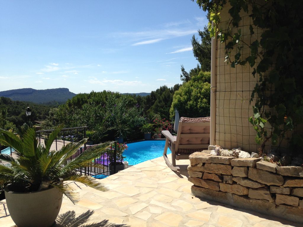 Abritel Location Les Baux-de-Provence - Maison avec piscine sur vue imprenable aux Baux de Provence
