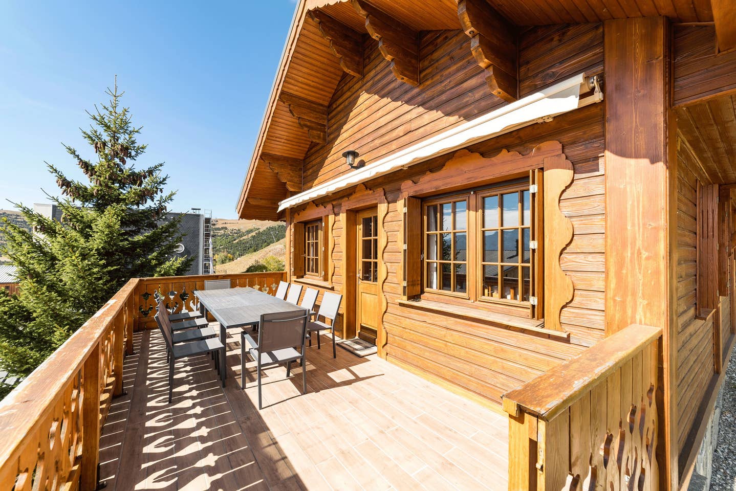 Airbnb -  Chalet à L'Alpe d'Huez au pied des pistes pour 10 personnes