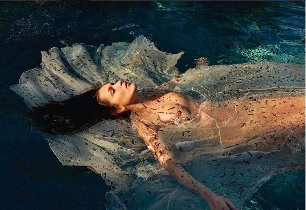 Bella Hadid : complètement nue sur Instagram, elle affole la Toile