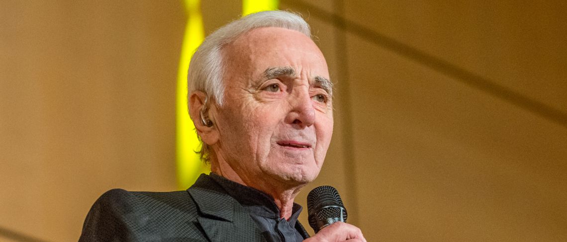 Charles Aznavour est mort : le chanteur s'éteint à l'âge de 94 ans