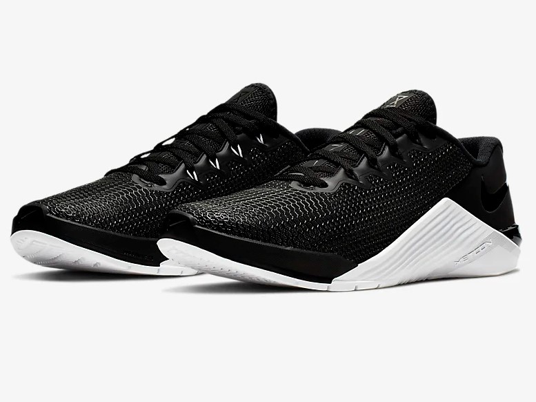 Nike Metcon 5 Noir/Blanc/Gris loup/Noir pour Femme