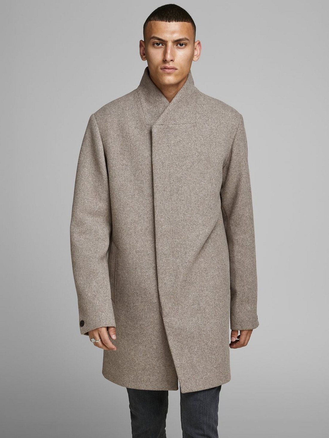 manteau en laine col montant