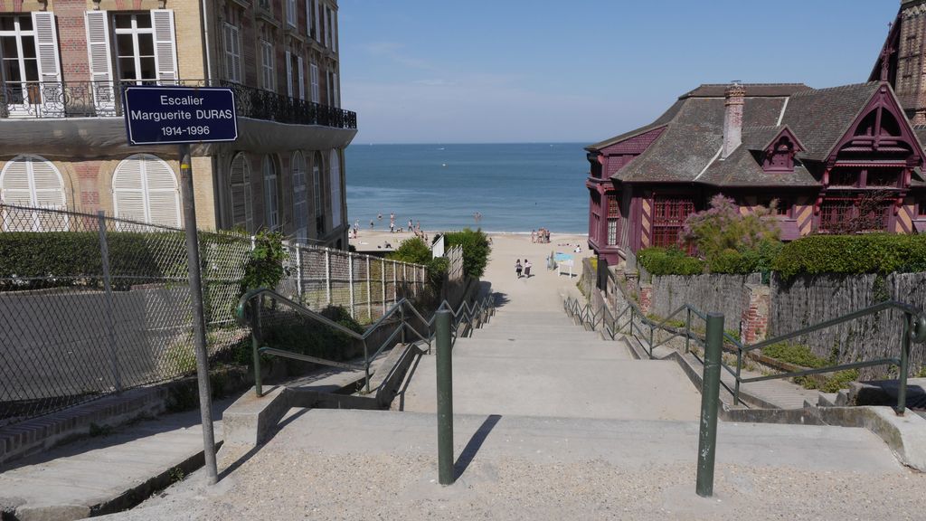 Abritel Location Normandie Trouville-sur-Mer - Charmant studio avec terrasse pleine vue mer