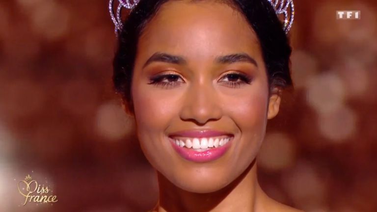 Miss France 2020 : Qui est Clémence Botino, celle qui succède à Vaimalama Chaves?