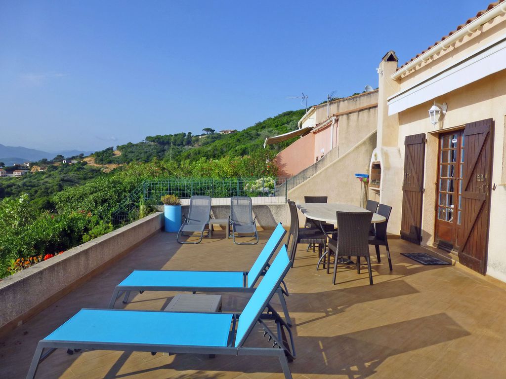 Homelidays Location Corse Porticcio - Mini villa 4/5personnes avec jardin et terrasse panoramique à 150m de la mer