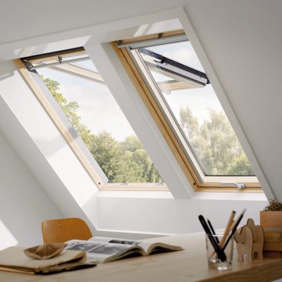 Fenêtre de toit à projection VELUX Tout Confort bois/pin - Soldes Fenêtre de toit Castorama
