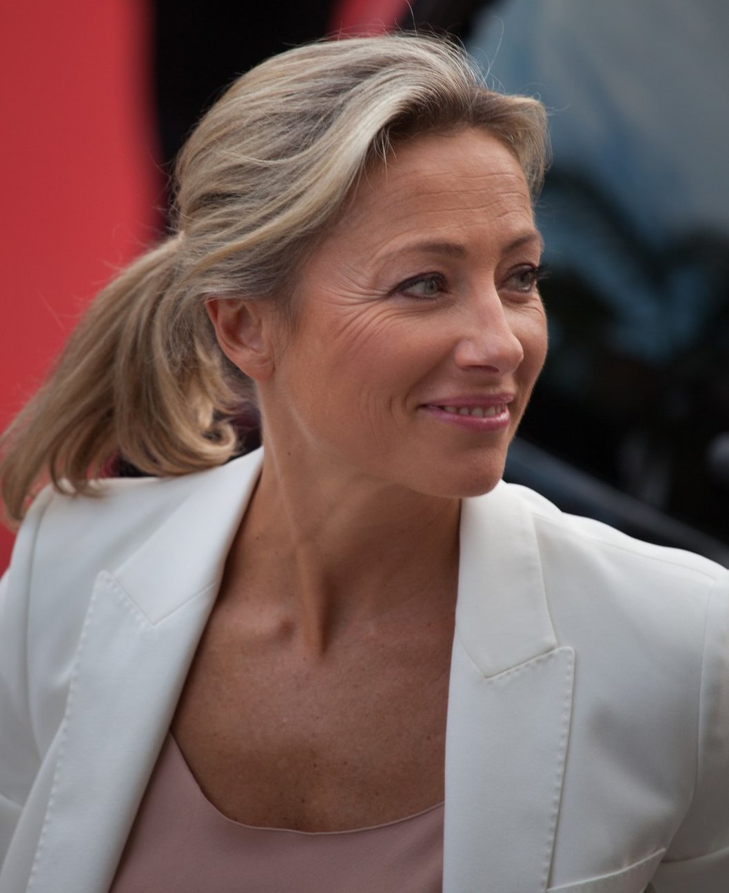 France 2 fait le ménage : Anne-Sophie Lapix n'animera plus « Mots Croisés »
