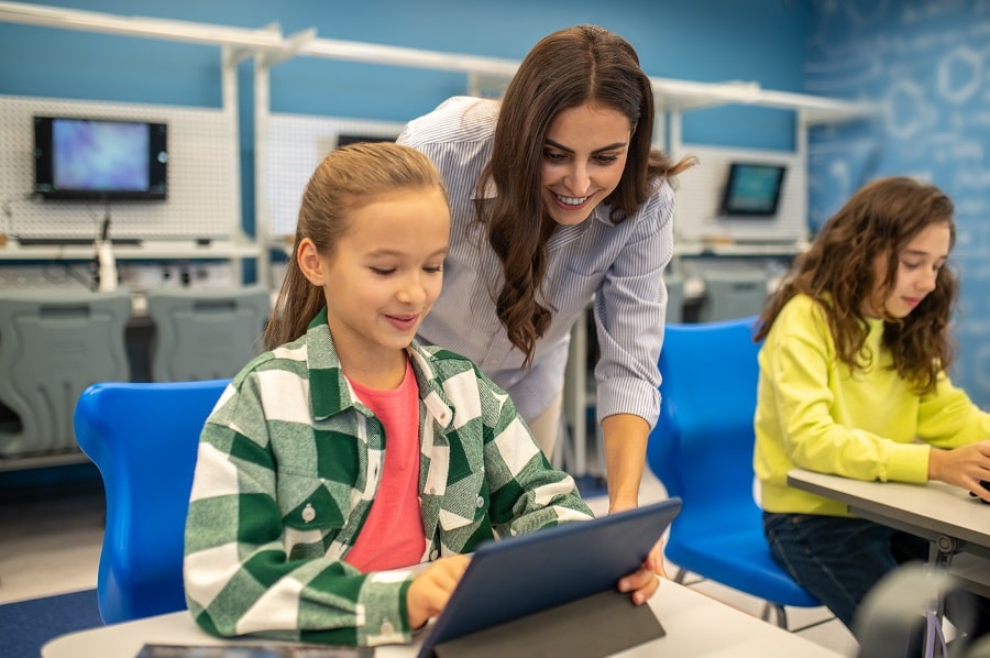 À l’école, apprendre à évaluer l’information dans un monde numérique