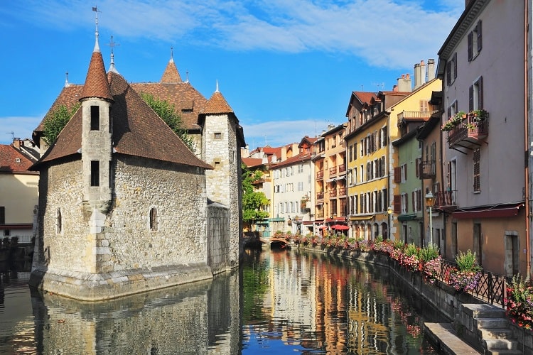 Vacances à Annecy : où se loger et à quels prix ?
