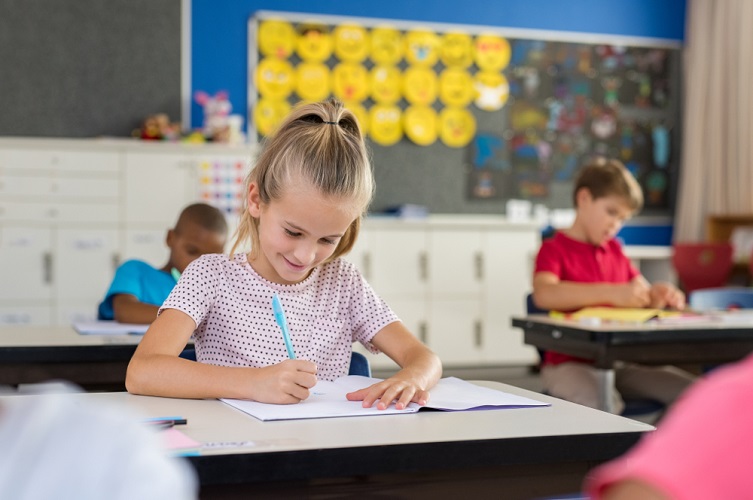 Dictée guidée : un nouveau moyen de progresser en orthographe ? 