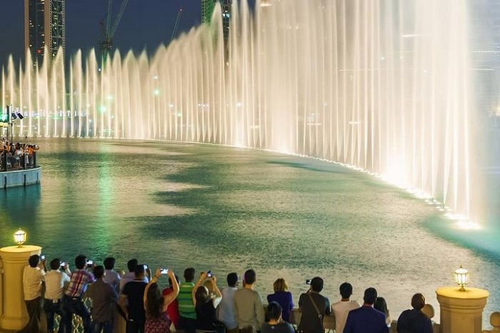 Assister au spectacle des fontaines de Dubaï