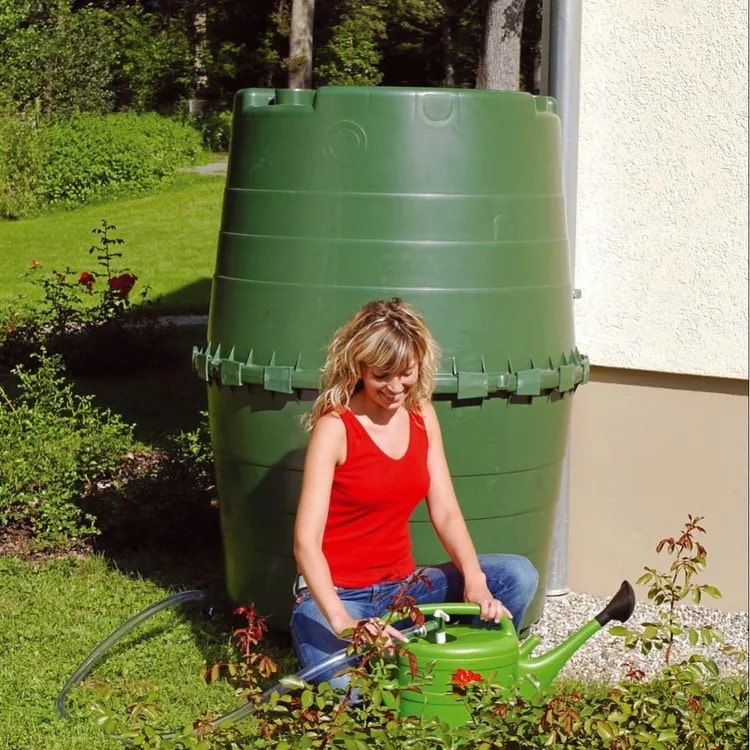 Récupérateur d'eau et collecteur aérien GARANTIA 1 300 Litres cylindrique vert