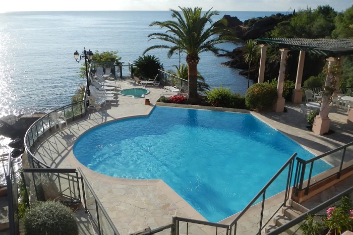Appartement avec piscine privée et accès plage à Théoule-sur-Mer sur La Côte d'Azur