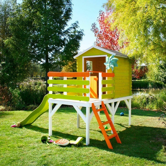 Cabane en bois ALICE sur pilotis avec toboggan et échelle