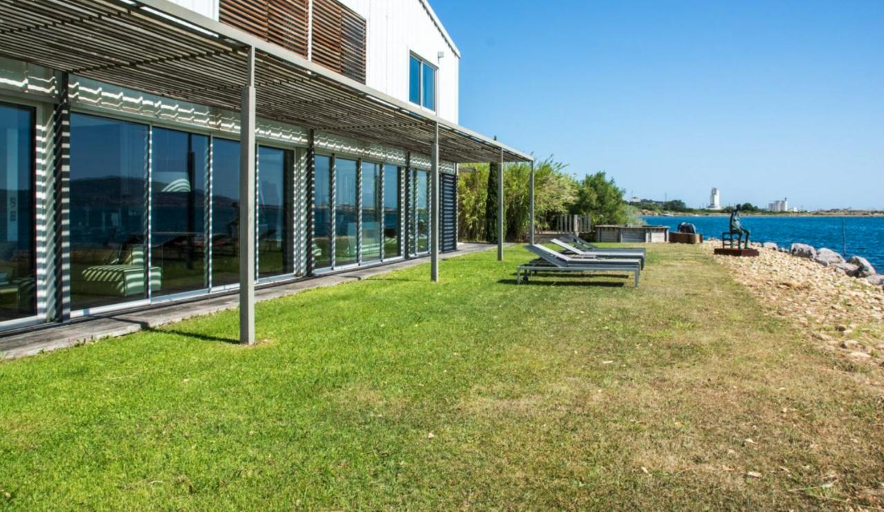 VILLA avec Piscine Privée vue et accès à la Lagune de SETE à Balaruc-les-Bains