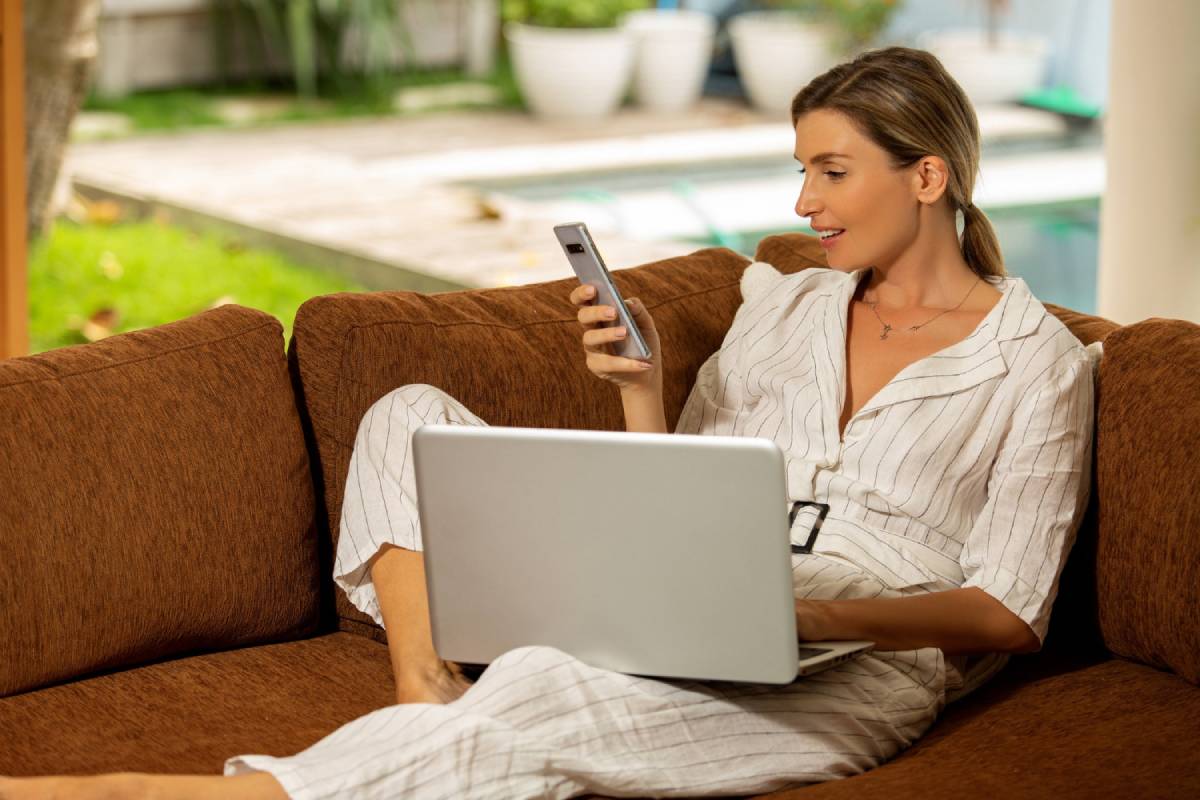 À la maison, vaut-il mieux aller sur Internet via un réseau mobile ou avec sa box wifi ?