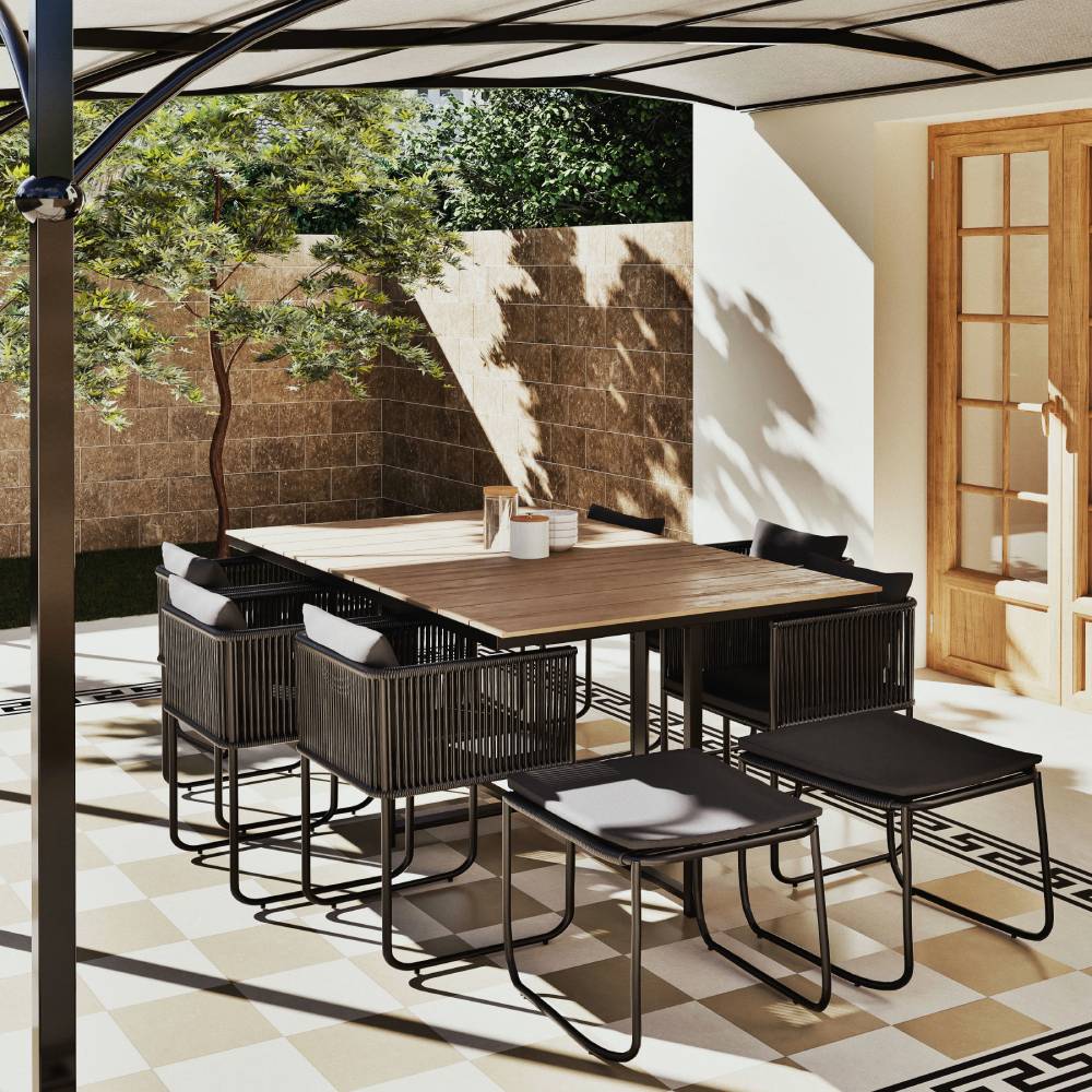 Ensemble de Jardin SWANN Table en composite imitation teck 6/10 personnes avec Fauteuils et Tabourets en résine noire -  Maisons du Monde