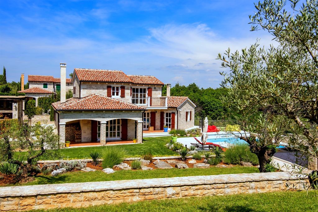 Villa à Baderna en Croatie avec piscine privée pour 8 personnes