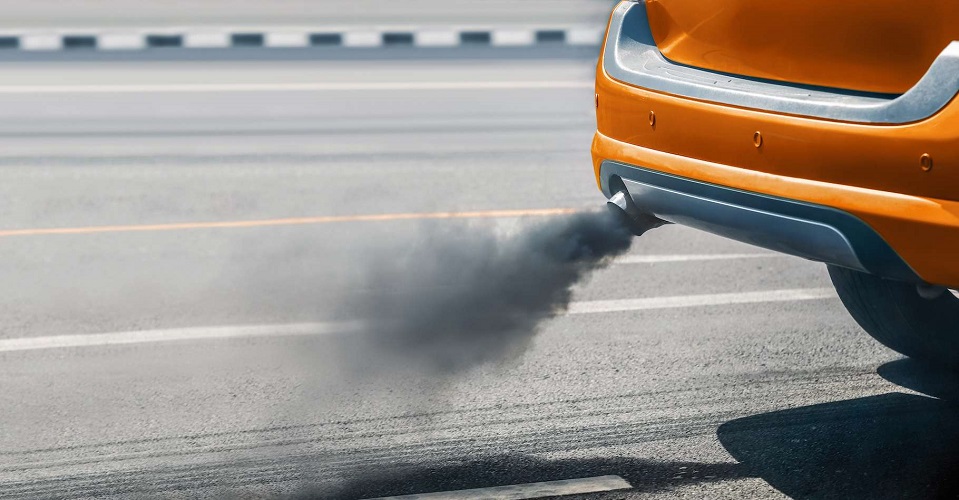 Transition écologique : pourquoi il ne vaut mieux pas mettre votre voiture à essence à la casse tout de suite ?