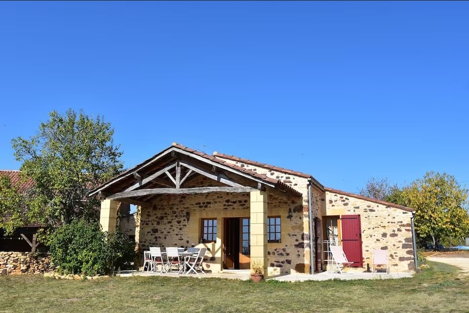 Maison avec Piscine Privée à Montferrand-du-Périgord en Dordogne pour 6 Vacanciers