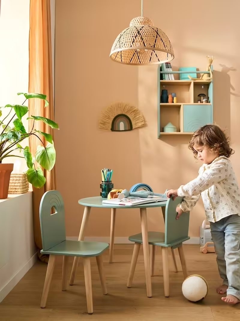 Ensemble de Chaises et Table ligne ARC-EN-CIEL en bois vert sauge pas cher - Meubles Enfant Vertbaudet