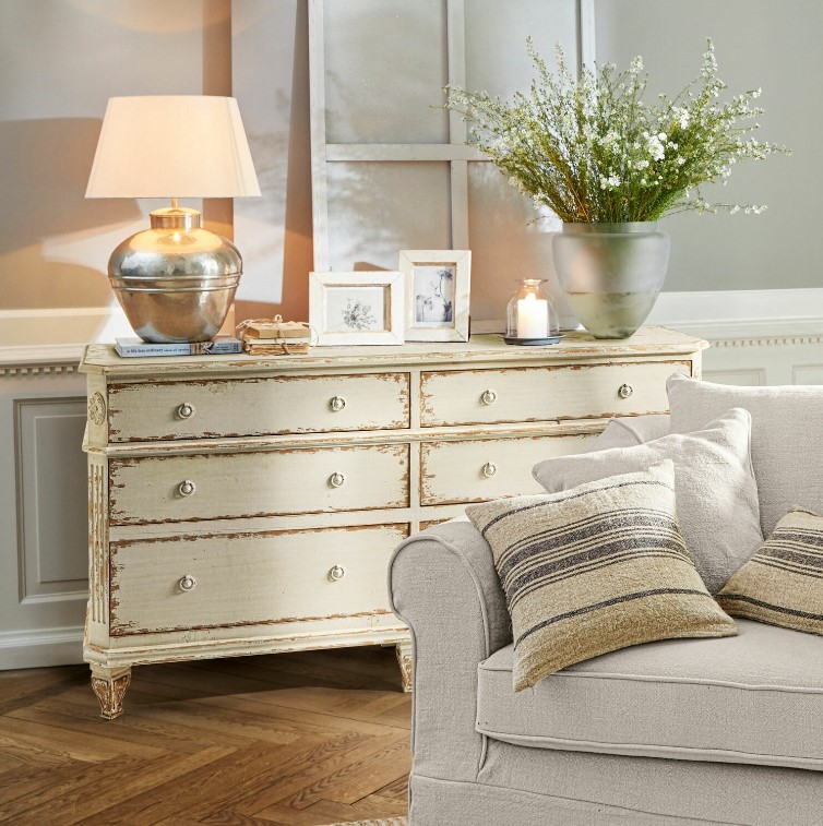 Commode COMMEREN Bois de Sapin blanc vieilli - Loberon