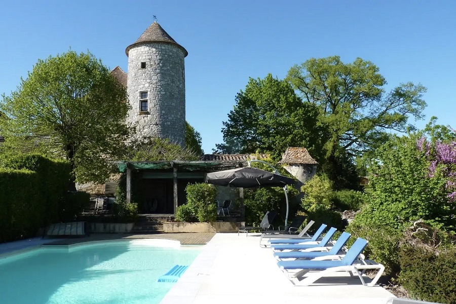 Location Magnifique Château avec Piscine privée pour 15 personnes à Sadillac en Nouvelle Aquitaine